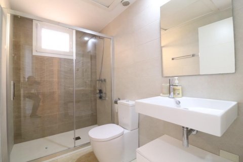 Apartment for sale Punta Prima, Alicante, Spain 3 bedrooms, 128 sq.m. No. 114385 - photo 9