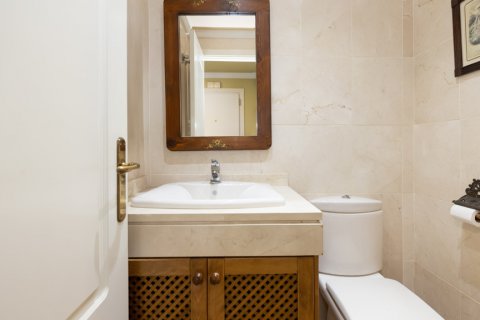 Townhouse for sale Malaga, Spain 4 bedrooms, 245 sq.m. No. 109768 - photo 16