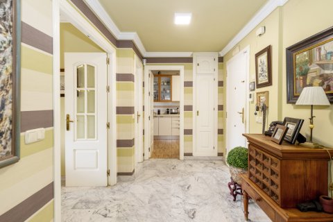 Townhouse for sale Malaga, Spain 4 bedrooms, 245 sq.m. No. 109768 - photo 14