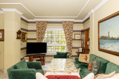 Townhouse for sale Malaga, Spain 4 bedrooms, 245 sq.m. No. 109768 - photo 24