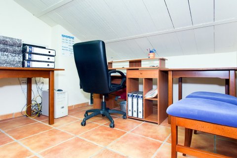 Komerciāls īpašums pārdošanā Orihuela, Alicante, Spānijā 240 m2 Nr. 22621 - attēls 13
