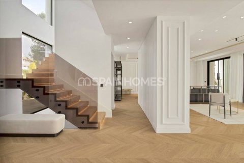 Huvila myytävänä Marbella, Malaga, Espanja, 5 makuuhuonetta, 615 m2 No. 48474 - kuva 25