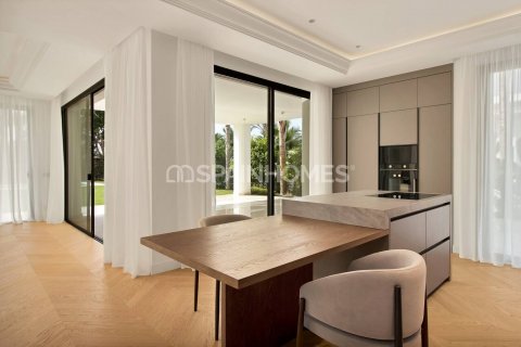 Huvila myytävänä Marbella, Malaga, Espanja, 5 makuuhuonetta, 615 m2 No. 48474 - kuva 21