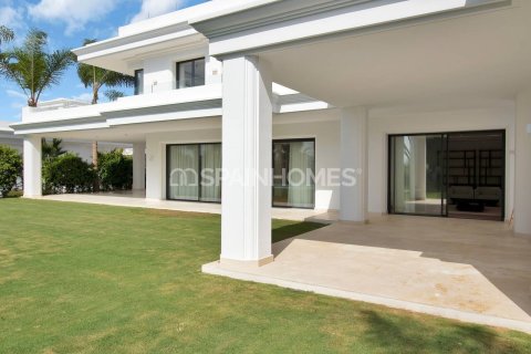 Villa en venta en Marbella, Málaga, España 5 dormitorios, 615 m2 No. 48474 - foto 16