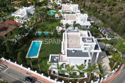 Huvila myytävänä Marbella, Malaga, Espanja, 5 makuuhuonetta, 615 m2 No. 48474 - kuva 16