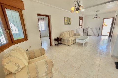 Продажа виллы в Сьюдад Кесада, Аликанте, Испания 5 спален, 265м2 №119011 - фото 10