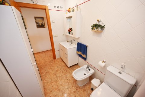 Huoneisto myytävänä Torrevieja, Alicante, Espanja, 3 makuuhuonetta, 115 m2 No. 119021 - kuva 29