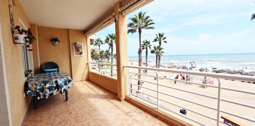 Huoneisto Torrevieja, Alicante, Espanja 3 makuuhuonetta, 115 m2 No. 119021