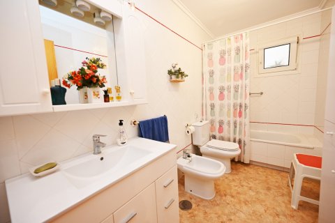 Huoneisto myytävänä Torrevieja, Alicante, Espanja, 3 makuuhuonetta, 115 m2 No. 119021 - kuva 28