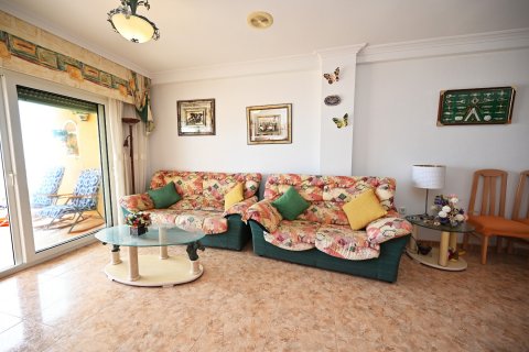 Huoneisto myytävänä Torrevieja, Alicante, Espanja, 3 makuuhuonetta, 115 m2 No. 119021 - kuva 2