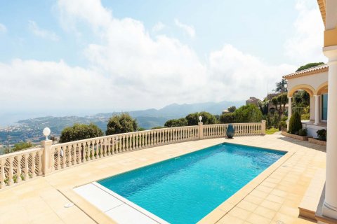 House for sale Platja D'aro, Girona, Spain 6 bedrooms, 717 sq.m. No. 22904 - photo 1