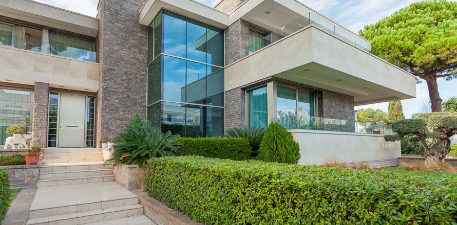 House Platja D'aro, Girona, Spain 4 bedrooms, 875 sq.m. No. 22444