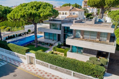 House for sale Platja D'aro, Girona, Spain 4 bedrooms, 875 sq.m. No. 22444 - photo 3