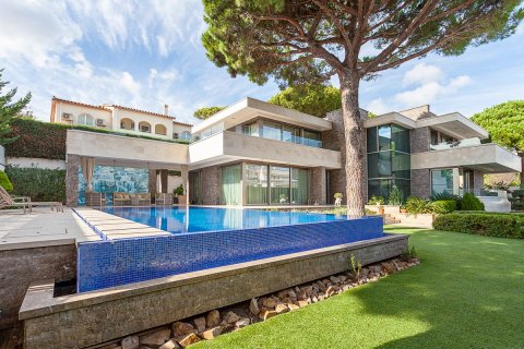 House for sale Platja D'aro, Girona, Spain 4 bedrooms, 875 sq.m. No. 22444 - photo 4