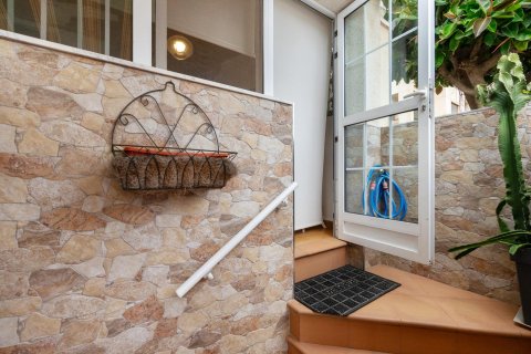 Продажа дома в Гуардамар-дель-Сегура, Аликанте, Испания 4 спальни, 150м2 №109073 - фото 21