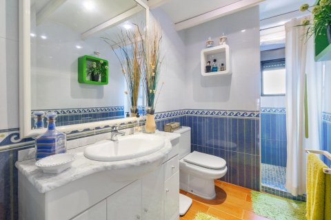 Продажа дома в Гуардамар-дель-Сегура, Аликанте, Испания 4 спальни, 150м2 №109073 - фото 11