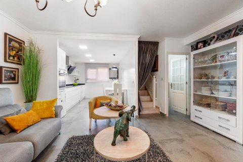 Продажа дома в Гуардамар-дель-Сегура, Аликанте, Испания 4 спальни, 150м2 №109073 - фото 5