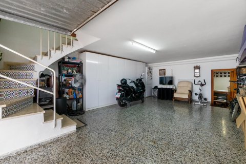 Продажа дома в Гуардамар-дель-Сегура, Аликанте, Испания 4 спальни, 150м2 №109073 - фото 19