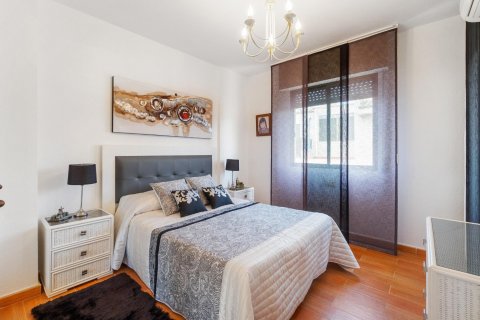 Продажа дома в Гуардамар-дель-Сегура, Аликанте, Испания 4 спальни, 150м2 №109073 - фото 9