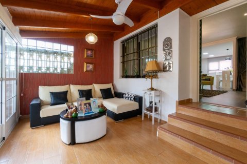 Продажа дома в Гуардамар-дель-Сегура, Аликанте, Испания 4 спальни, 150м2 №109073 - фото 2