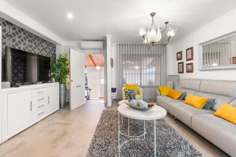 Продажа дома в Гуардамар-дель-Сегура, Аликанте, Испания 4 спальни, 150м2 №109073 - фото 4