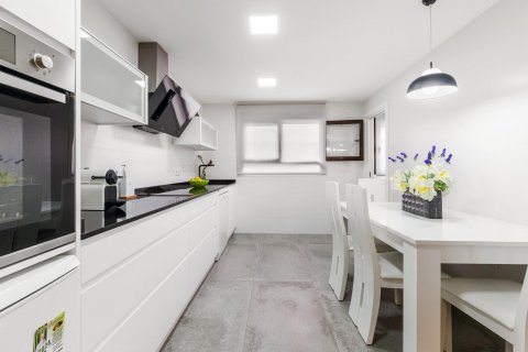Продажа дома в Гуардамар-дель-Сегура, Аликанте, Испания 4 спальни, 150м2 №109073 - фото 16