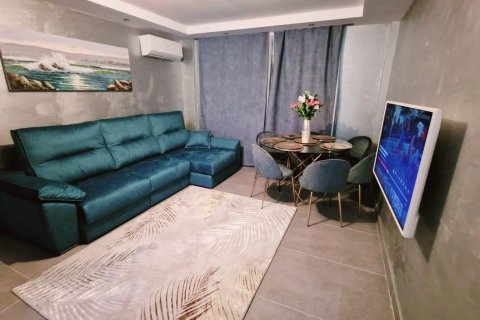 Продажа квартиры Торревьеха, Аликанте, Испания 3 спальни, 101м2 №109077 - фото 2