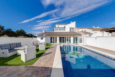 Villa in vendita San Javier, Murcia, Spagna 6 camere da letto, 418 mq. N° 115311 - foto 1