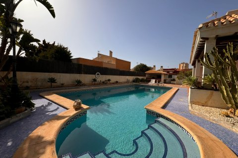 Villa en venta La Manga del Mar Menor, Murcia, España 5 dormitorios, 637 m2 No. 115555 - foto 2