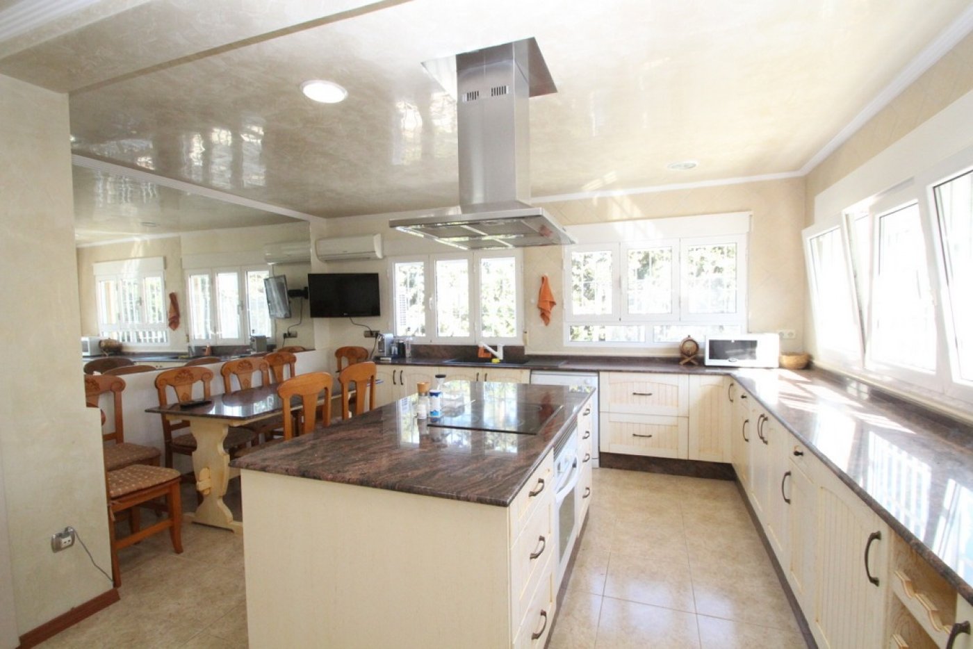 Huvila Alicante, Espanja 5 makuuhuonetta, 440 m2 No. 115502