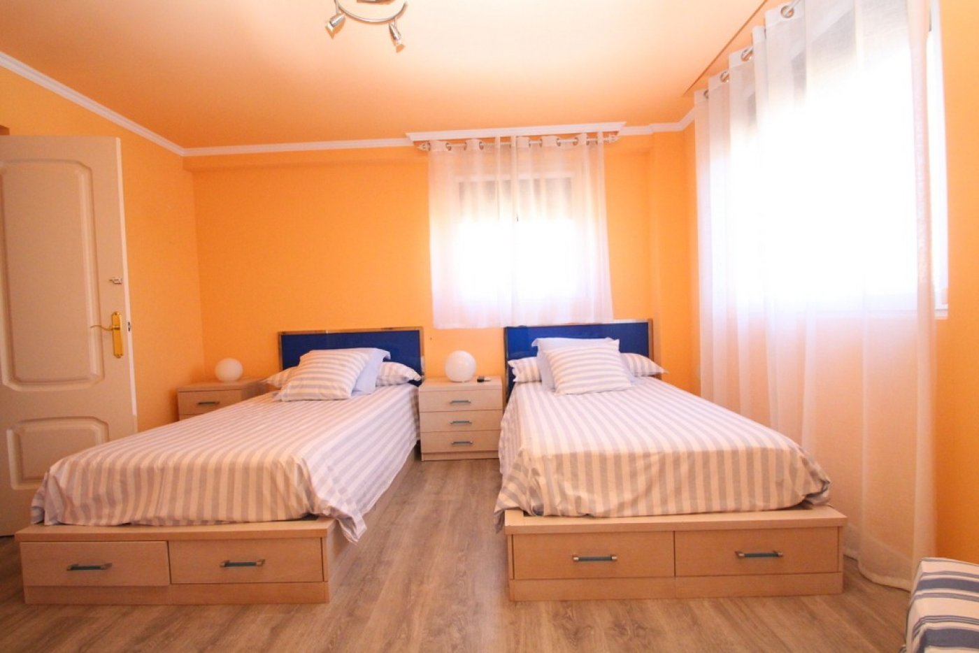 Huvila Alicante, Espanja 5 makuuhuonetta, 440 m2 No. 115502