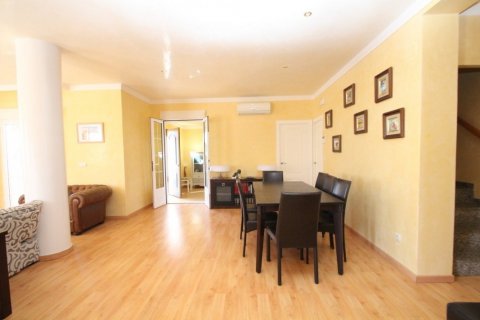 Villa till salu Alicante, Spanien 5 sovrum, 440 kvm. Nr. 115502 - foto 8