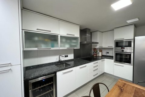 Paritalo myytävänä Madrid, Espanja, 4 makuuhuonetta,  No. 90587 - kuva 8