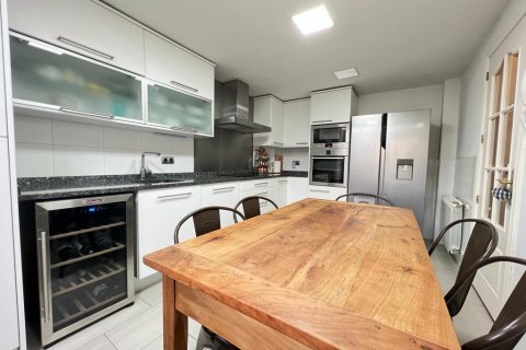 Paritalo myytävänä Madrid, Espanja, 4 makuuhuonetta,  No. 90587 - kuva 10
