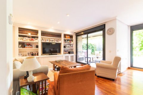 Dvīņu māja pārdošanā Madrid, Spānijā 4 istabas, 179 m2 Nr. 90586 - attēls 9