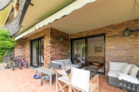 Dvīņu māja pārdošanā Madrid, Spānijā 4 istabas, 179 m2 Nr. 90586 - attēls 2