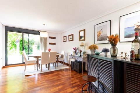 Dvīņu māja pārdošanā Madrid, Spānijā 4 istabas, 179 m2 Nr. 90586 - attēls 7