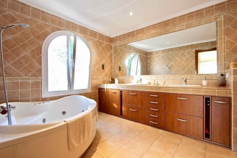 Villa till salu Santa Ponsa, Mallorca, Spanien 5 sovrum, 330 kvm. Nr. 108971 - foto 7