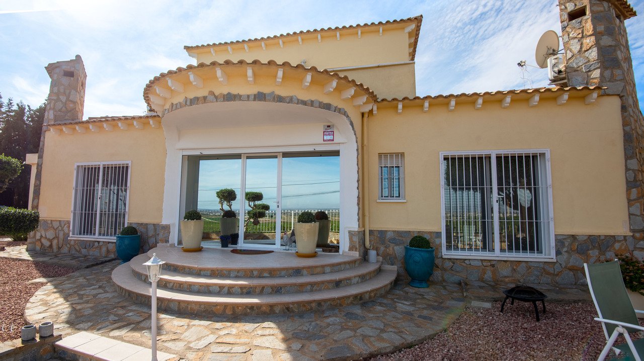 Huvila Algorfa, Alicante, Espanja 4 makuuhuonetta, 490 m2 No. 83884