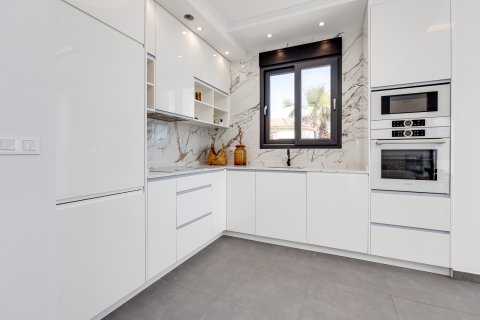 Villa pārdošanā La Mata, Alicante, Spānijā 4 istabas, 210 m2 Nr. 110038 - attēls 2