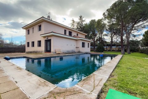 Villa in vendita Galapagar, Madrid, Spagna 6 camere da letto, 296.3 mq. N° 108162 - foto 1
