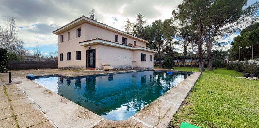 Villa Galapagar, Madrid, Spagna 6 camere da letto, 296.3 mq. N° 108162