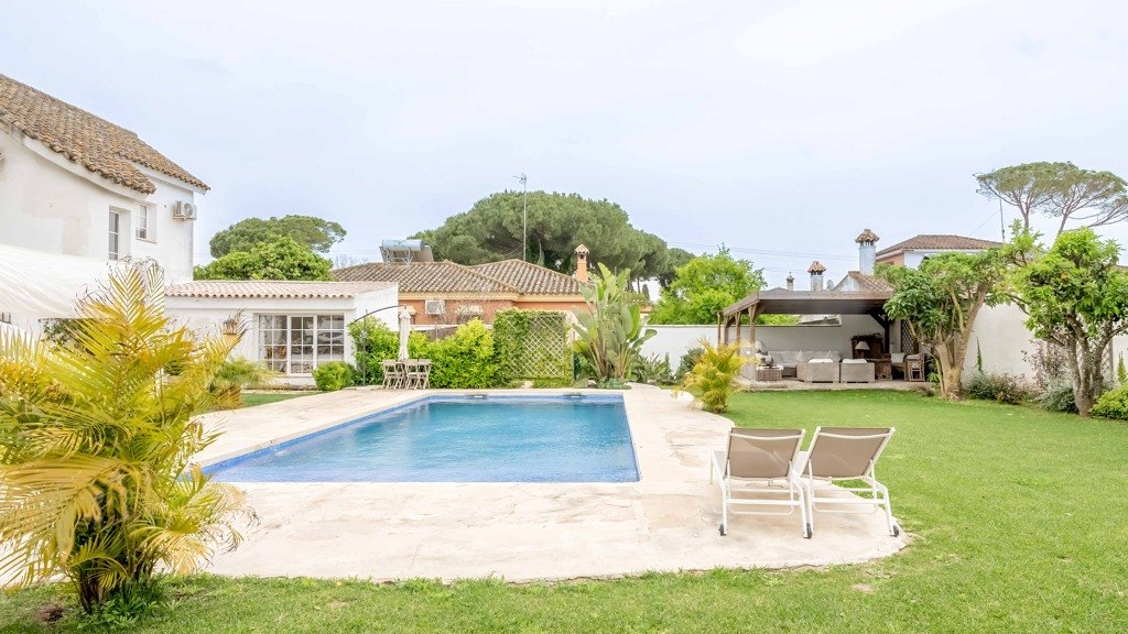 Huvila El Puerto de Santa Maria, Cadiz, Espanja 7 makuuhuonetta, 329 m2 No. 108163