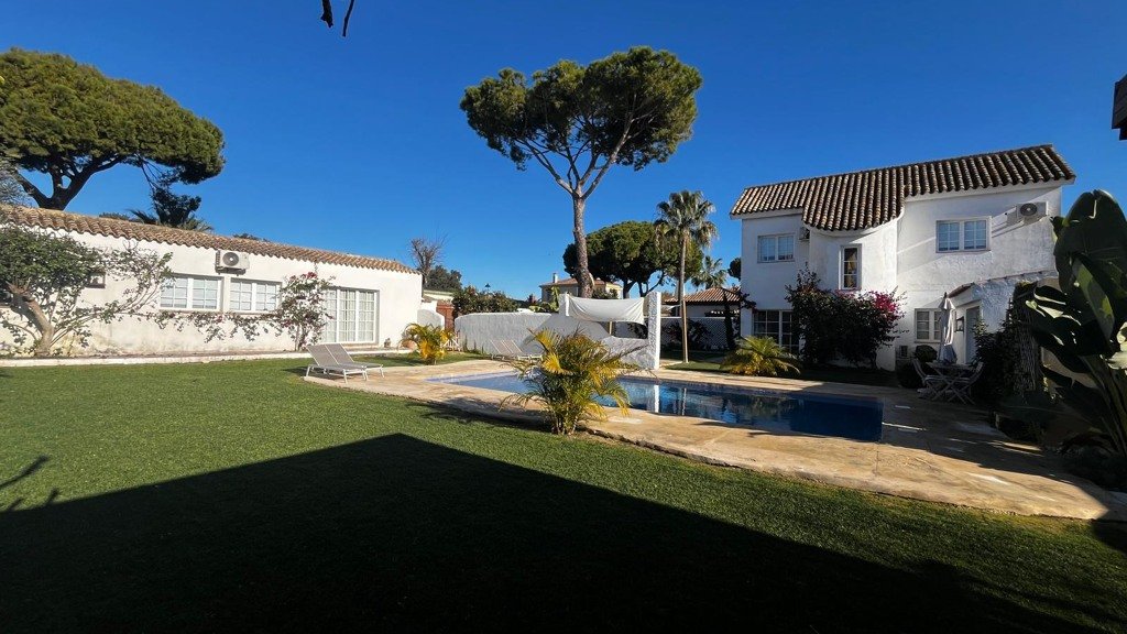 Huvila El Puerto de Santa Maria, Cadiz, Espanja 7 makuuhuonetta, 329 m2 No. 108163