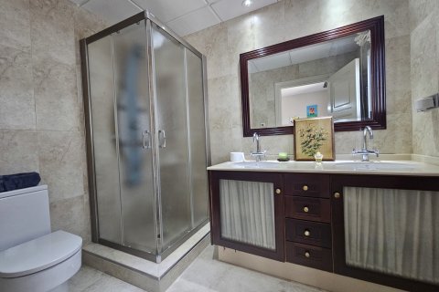 Villa for sale La Manga del Mar Menor, Murcia, Spain 5 bedrooms, 800 sq.m. No. 115976 - photo 16