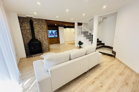 Villa pārdošanā Alicante, Spānijā 5 istabas, 240 m2 Nr. 115975 - attēls 6