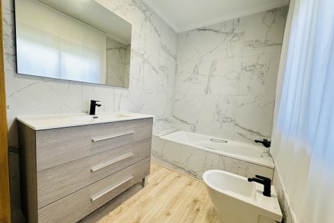 Villa pārdošanā Alicante, Spānijā 5 istabas, 240 m2 Nr. 115975 - attēls 8