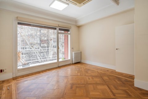 Продажа квартиры в Мадрид, Испания 7 спален, 459м2 №117424 - фото 23