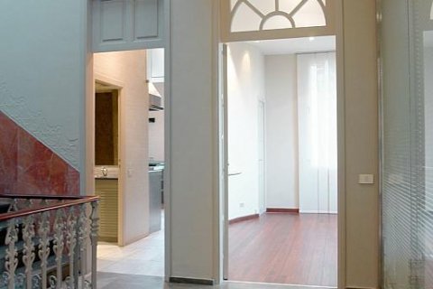 House for sale Barcelona, Spain 11 bedrooms, 800 sq.m. No. 22840 - photo 13