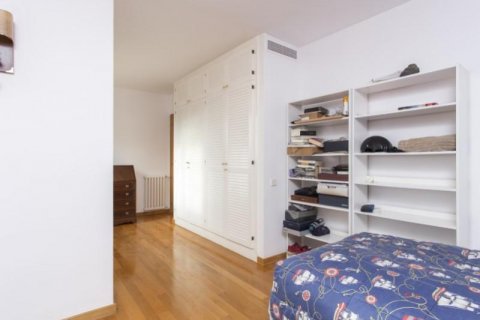 House for sale Barcelona, Spain 5 bedrooms, 450 sq.m. No. 21598 - photo 21